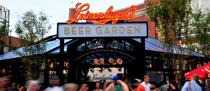 Leinenkugel S Beer Garden This Beer Garden Has Over 3 Drink