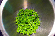 Using Peas to Make Gin Might Lead to More Environmentally Friendly Spirits, Studies Show